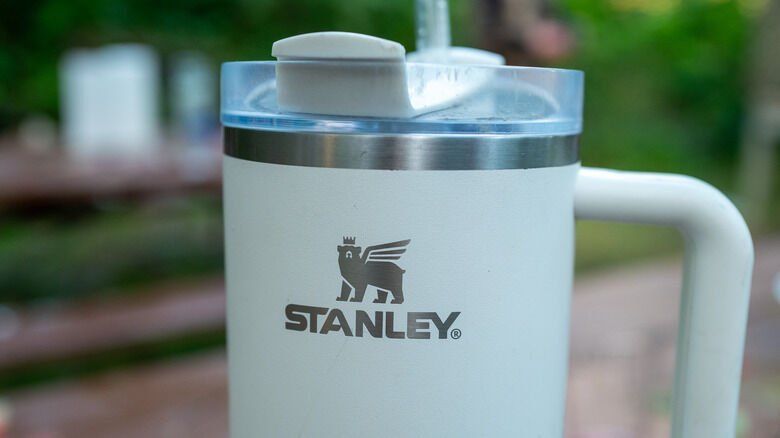 Stanley Termos Kaç Saat Soğuk Tutar?